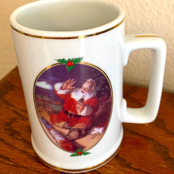 5/$10❤️❤️❤️Vintage 90s Coca Cola Santa Mug - Picture 1 of 3